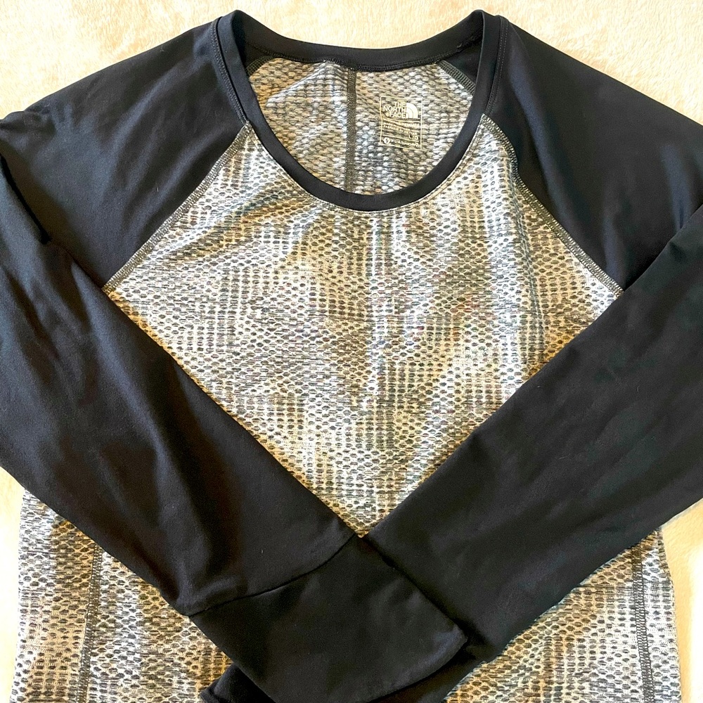 Women’s The North Face Flashdry Long Sleeve Shirt Size Large